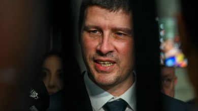 Доган и Величие: Преливане на кадри и интереси разтърсва политическата сцена