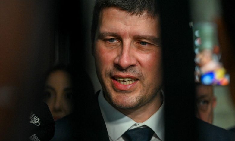 Доган и Величие: Преливане на кадри и интереси разтърсва политическата сцена